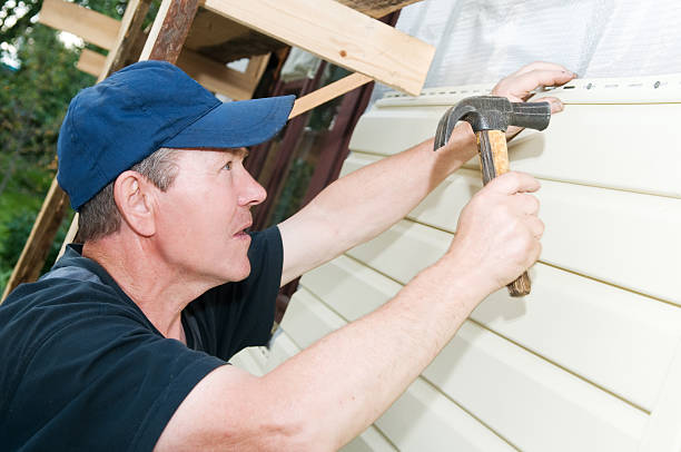 How To Choose The Right Materials for Your Siding Installation in 'Oak View, CA